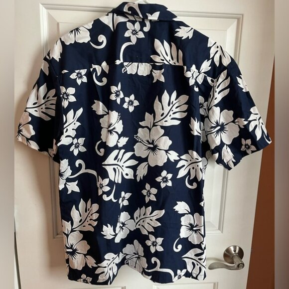 Alohawears button down Medium - Picture 2 of 4